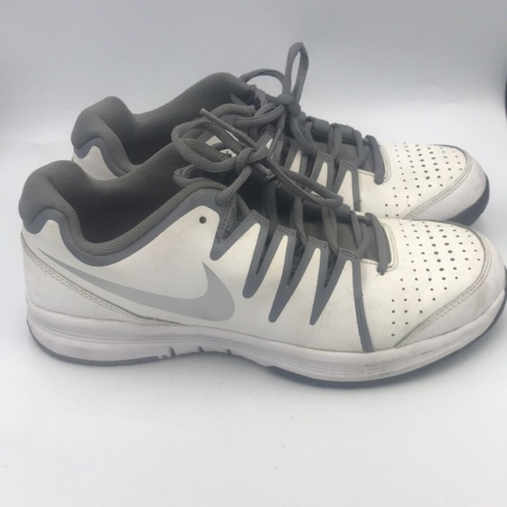 Ladies Nike White Sneakers Size 9 Pre-owned